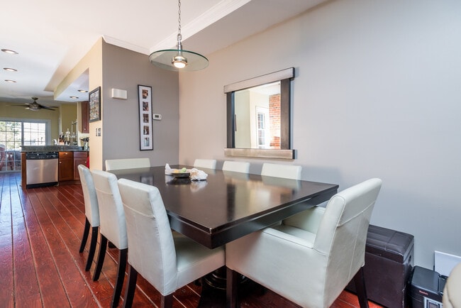 Building Photo - 444 E Fort Ave