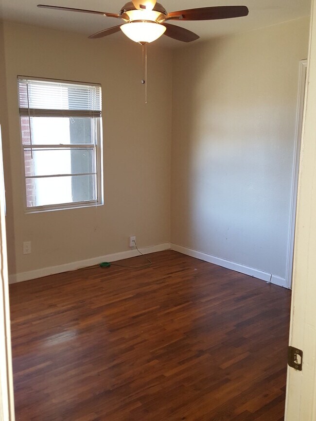 Building Photo - 3bdr duplex minutes from San Diego State!