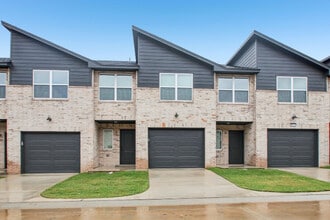 Building Photo - Reserve on 29th Townhomes