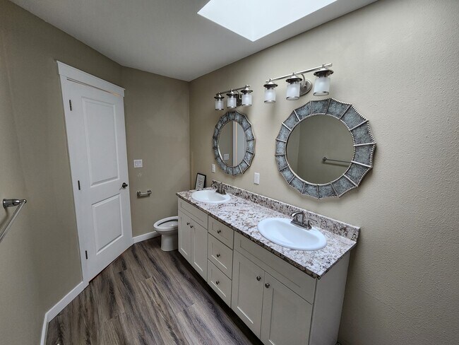 Building Photo - 958 152nd St E