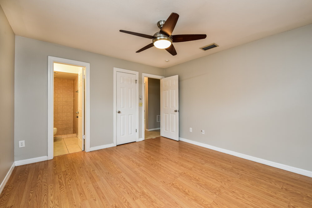 Building Photo - 5595 Sunrise Dr