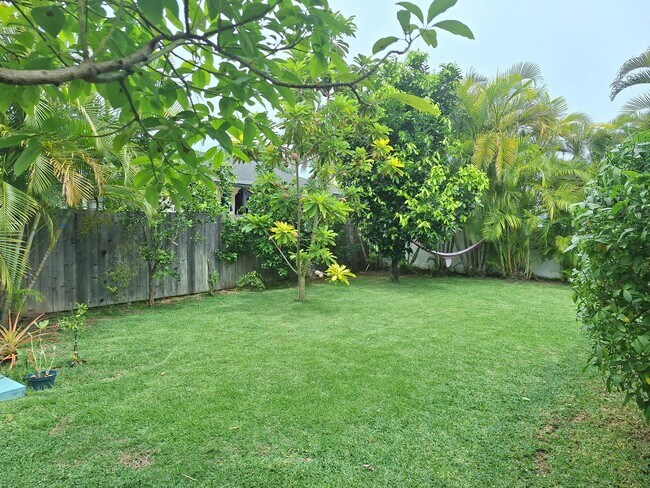 Building Photo - 630 Auwai St