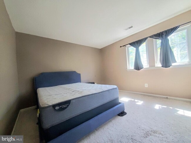 Building Photo - 20960 Capilano Ct