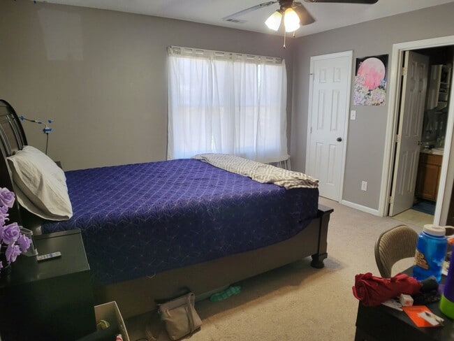 Building Photo - KAPLAN4145