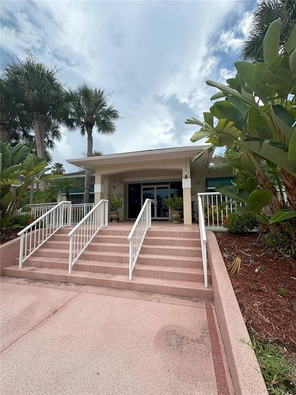 Building Photo - 6495 Shoreline Dr
