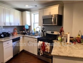 Building Photo - 140 Marcella St