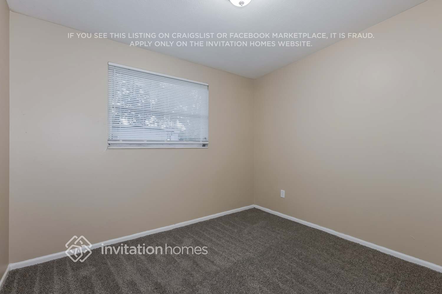 Building Photo - 1110 E Camellia Dr