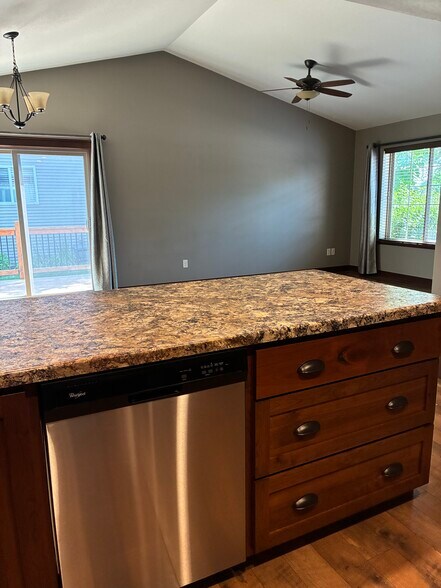 Building Photo - 2850 Swallowtail Ct