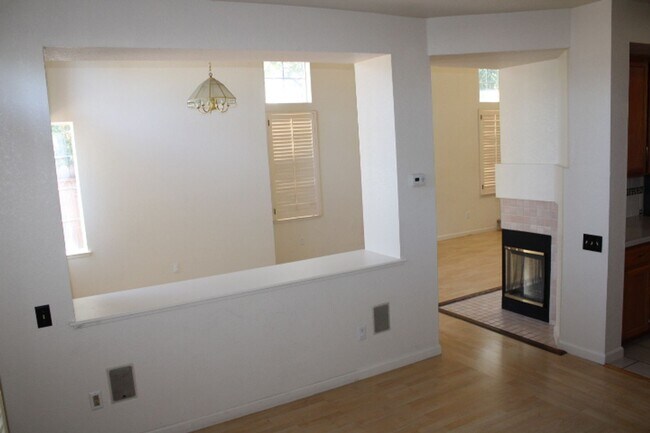Building Photo - 293 Scotts Valley