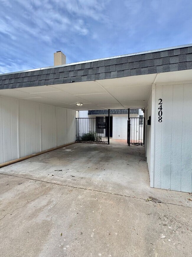 Building Photo - NOW AVAILABLE - Furnished Short Term Rental w/ Beautiful Views!