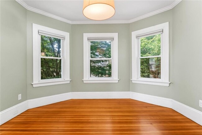 Building Photo - 60 Forest St