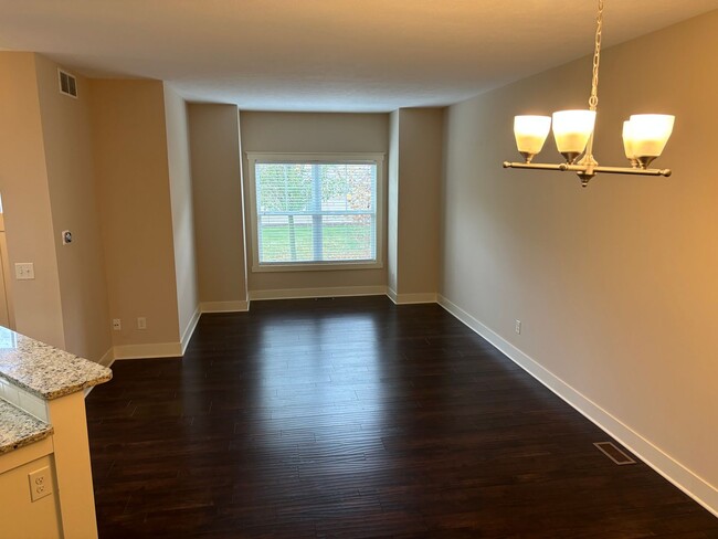 Building Photo - 3 bed /2.5 bath townhouse at Cobblestone a...