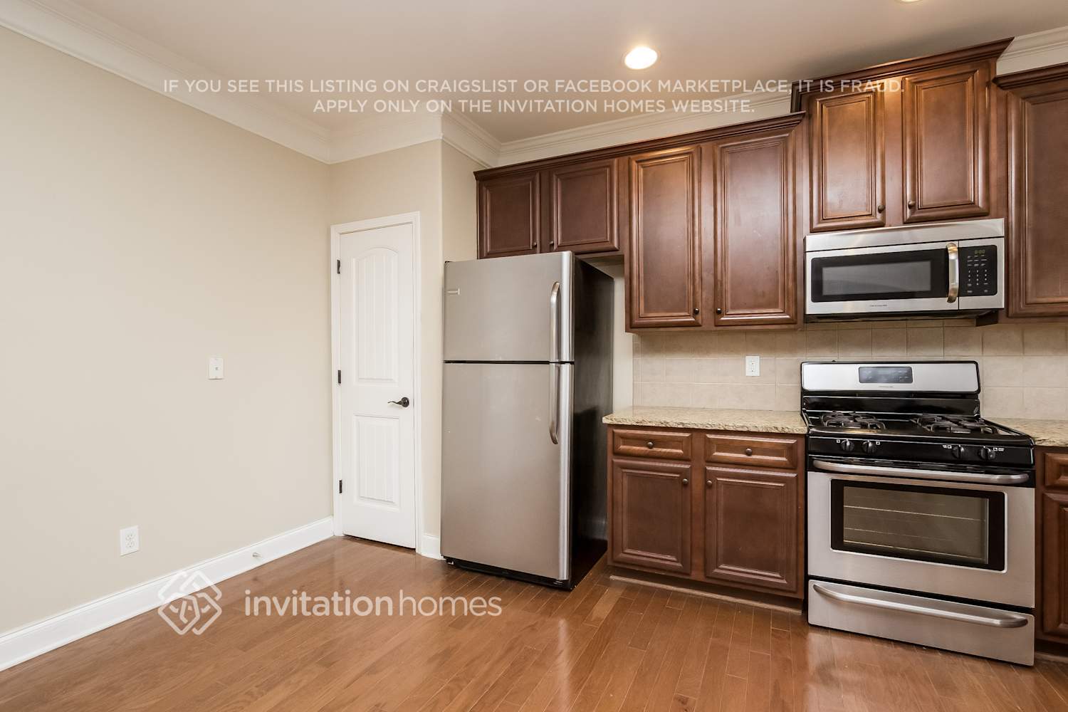 Building Photo - 3827 Lake Haven Way