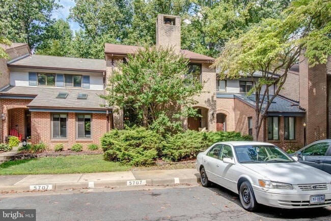 Building Photo - 5707 Waters Edge Landing Court