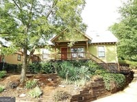 Building Photo - 225 Pearl St