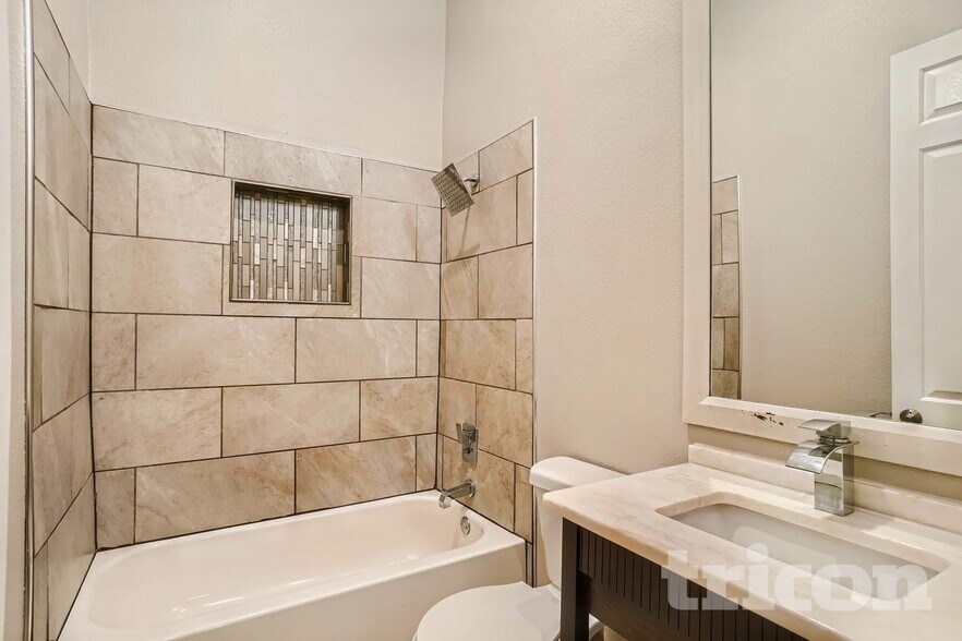 Building Photo - 1912 Carrigan Ave