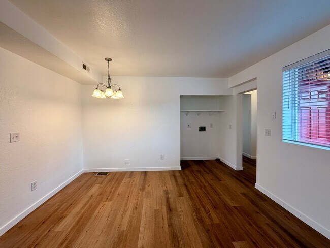 Building Photo - 1330 17th Ave