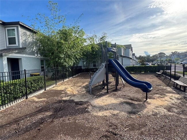 Building Photo - 413 Legacy Lp