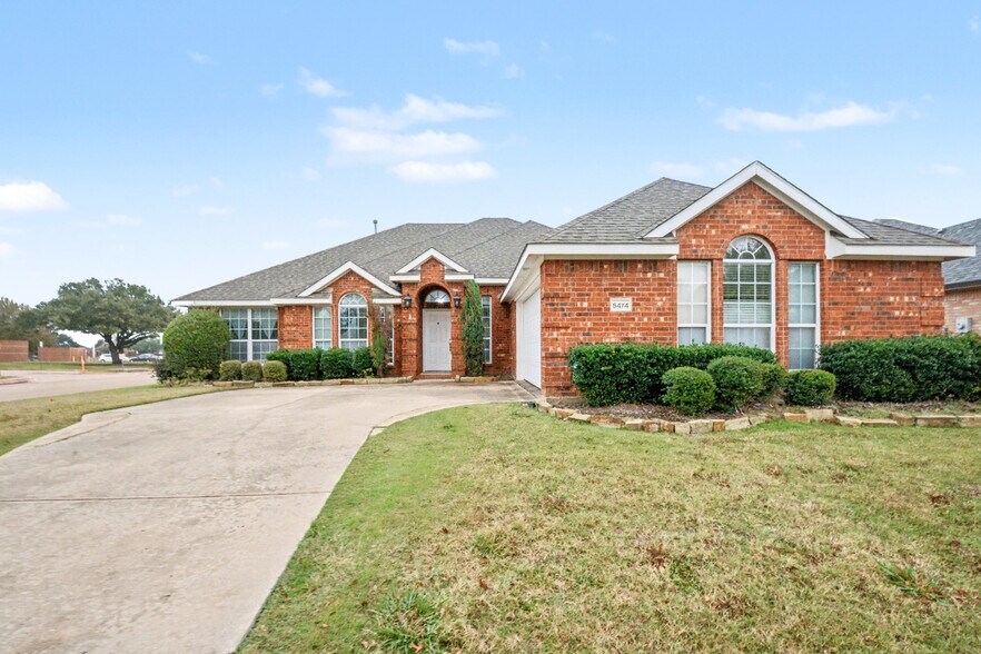 Building Photo - 5474 Golfside Dr