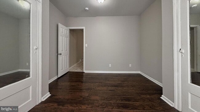 Building Photo - 1915 W Erie Ave