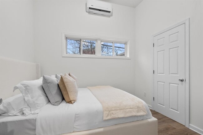 Building Photo - 407 Park Ave