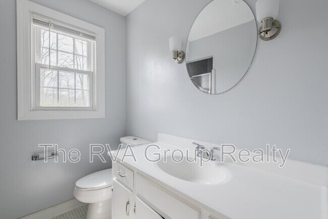 Building Photo - 1601 Lancashire Dr