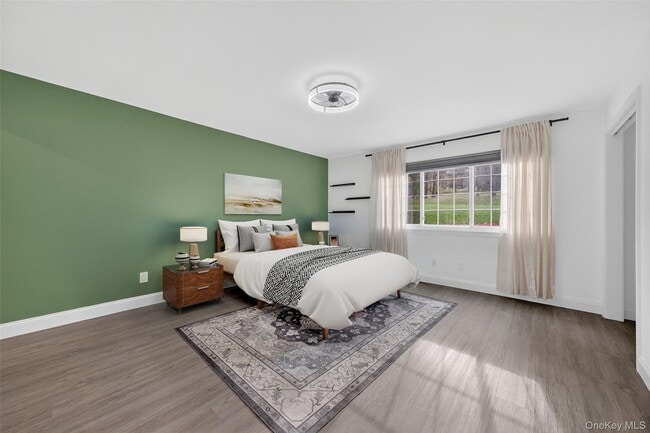 Building Photo - 201 Tamarack Ln