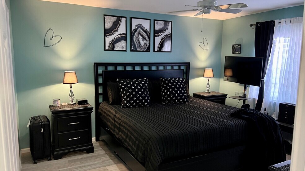 Master Bedroom - 140 S Cypress Rd