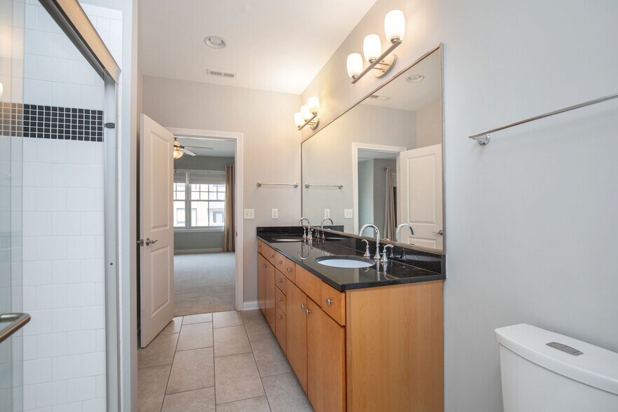 Building Photo - 517 N Park Ave