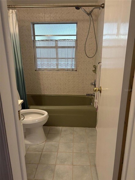 Building Photo - 1008 Lady Guinevere Dr