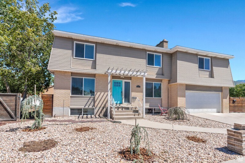 Building Photo - 2063 E Kane Cir