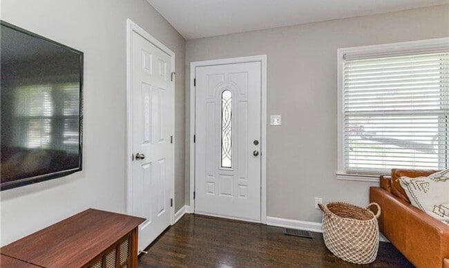 Building Photo - 4201 Seaforth Dr