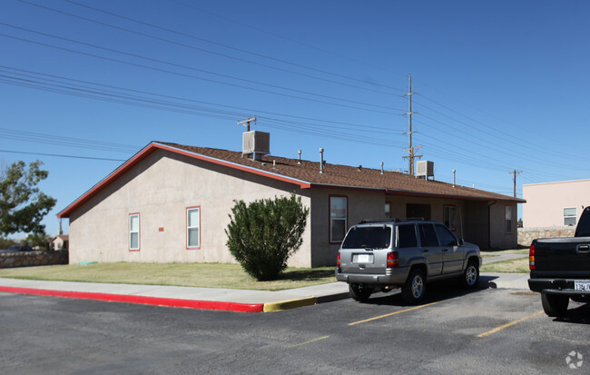 Primary Photo - Loma Del Norte Apartments