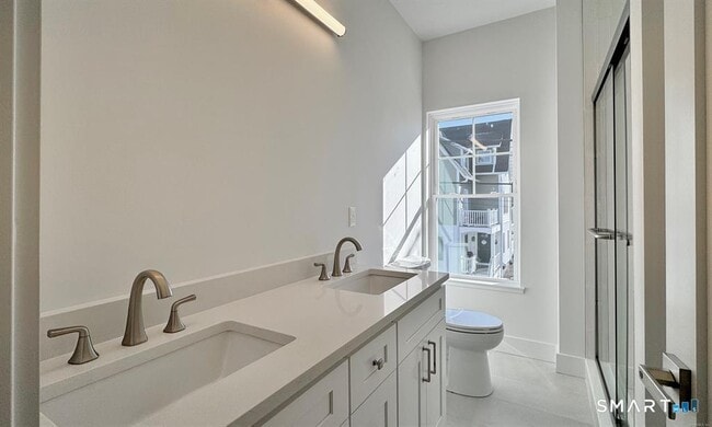 Building Photo - 25 Village Rd