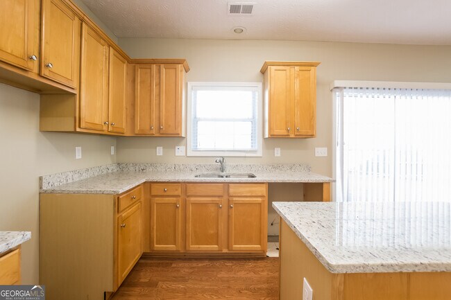 Building Photo - 2022 Santenay Dr S W