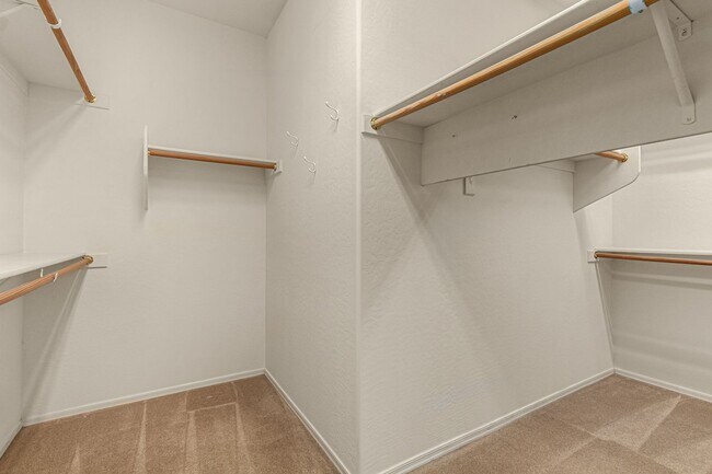 Building Photo - Chandler 4 Bedroom - 2.5 Bathroom with Pri...