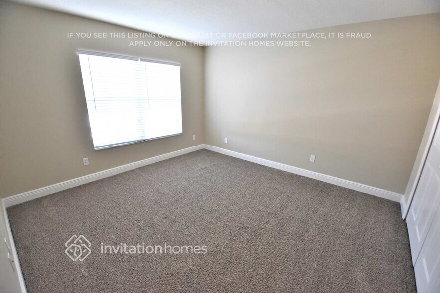 Building Photo - 15233 Serenade Dr