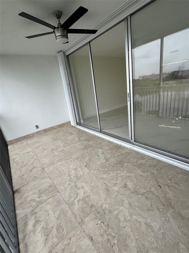 Building Photo - 3150 N Course Ln