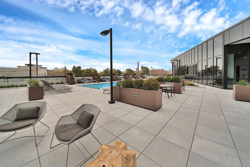 Building Photo - 2131 N Elston Ave