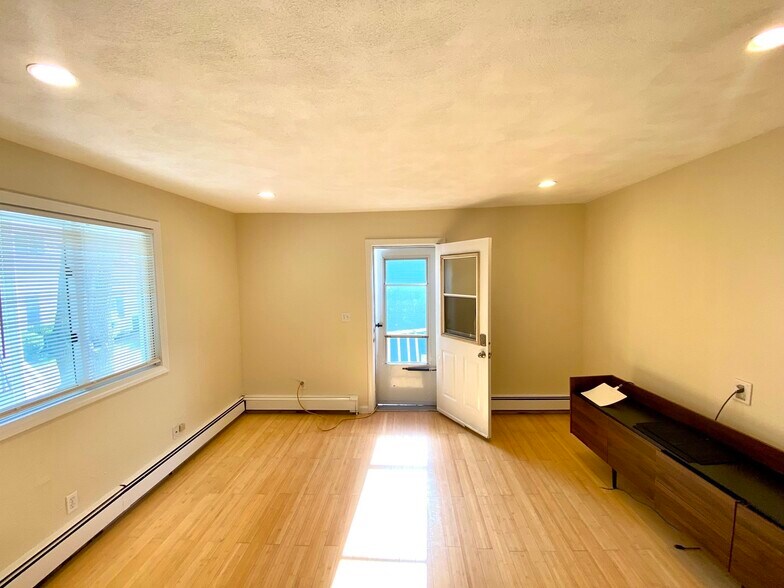 Building Photo - 9 Arthur Ter