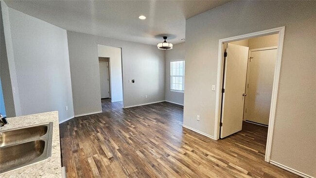Building Photo - 3305 SE 95th St