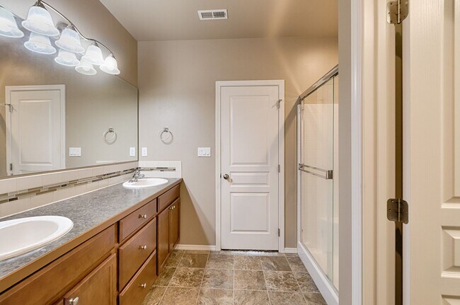Building Photo - 10268 W Shelborne Dr