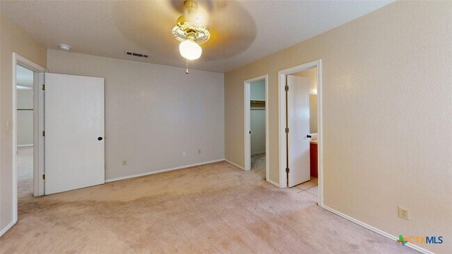 Building Photo - 4405 Hondo Dr