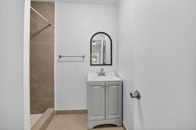 Building Photo - 239 NW 6th Ave