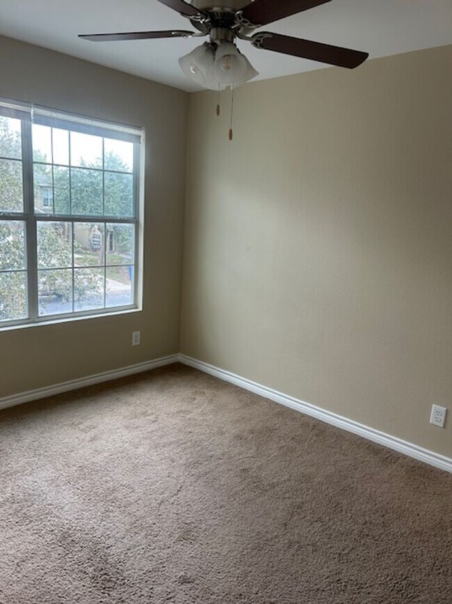 Building Photo - 7811 Kingsbury Wood