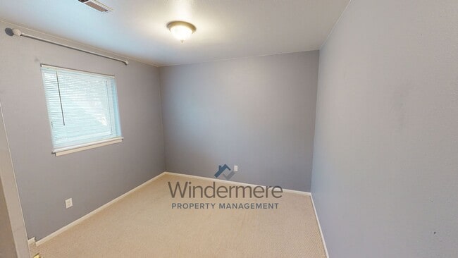 Building Photo - Birch615