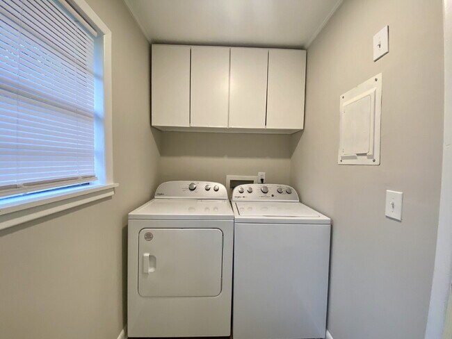 Building Photo - Single-family home on Hilton Head Island w...