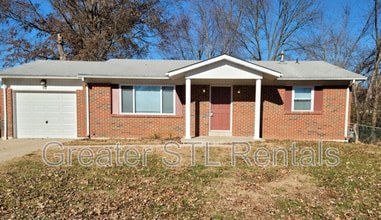 Building Photo - 13 Griffin Dr