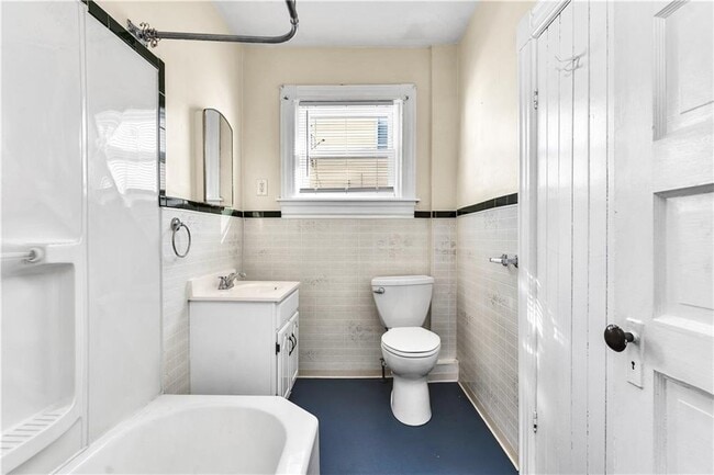 Building Photo - 266 Sayles Ave