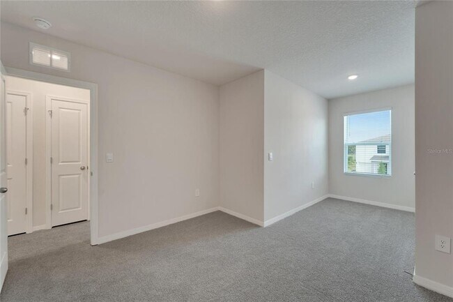 Building Photo - 17637 Crescent Moon Lp